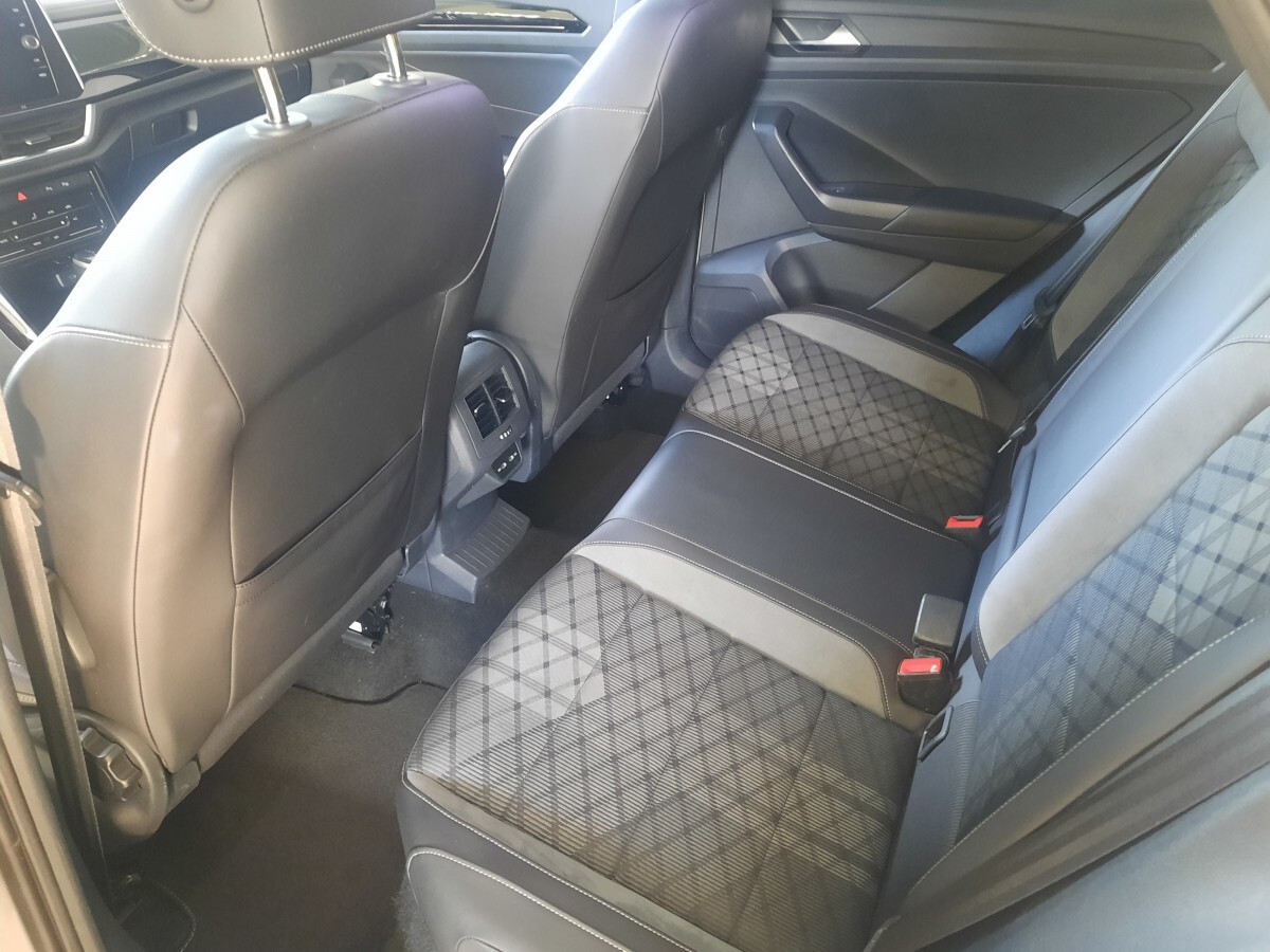 VOLKSWAGEN T-ROC 2.0 TDI DSG R-LINE