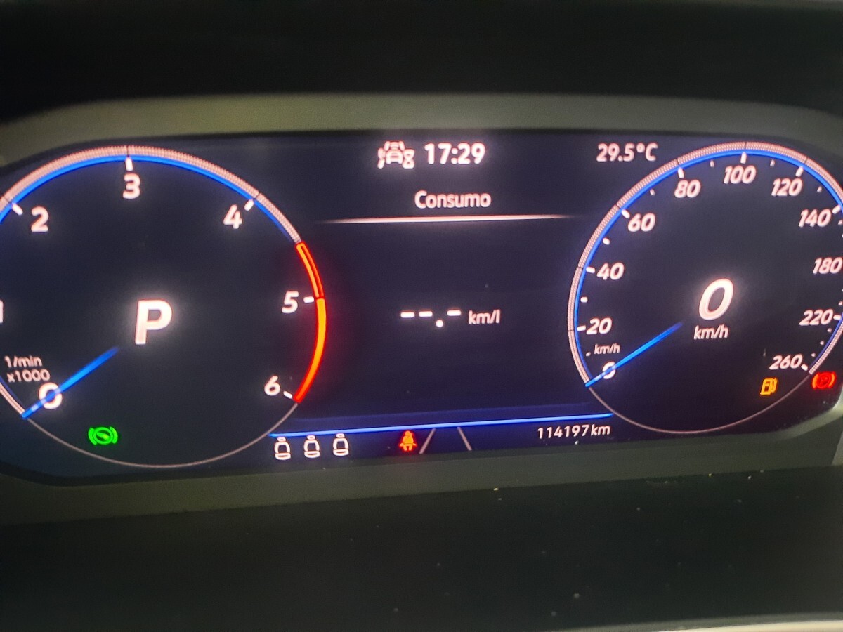 VOLKSWAGEN T-ROC 2.0 TDI DSG R-LINE